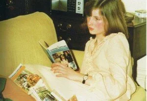 diana-reading-cartland-clearer